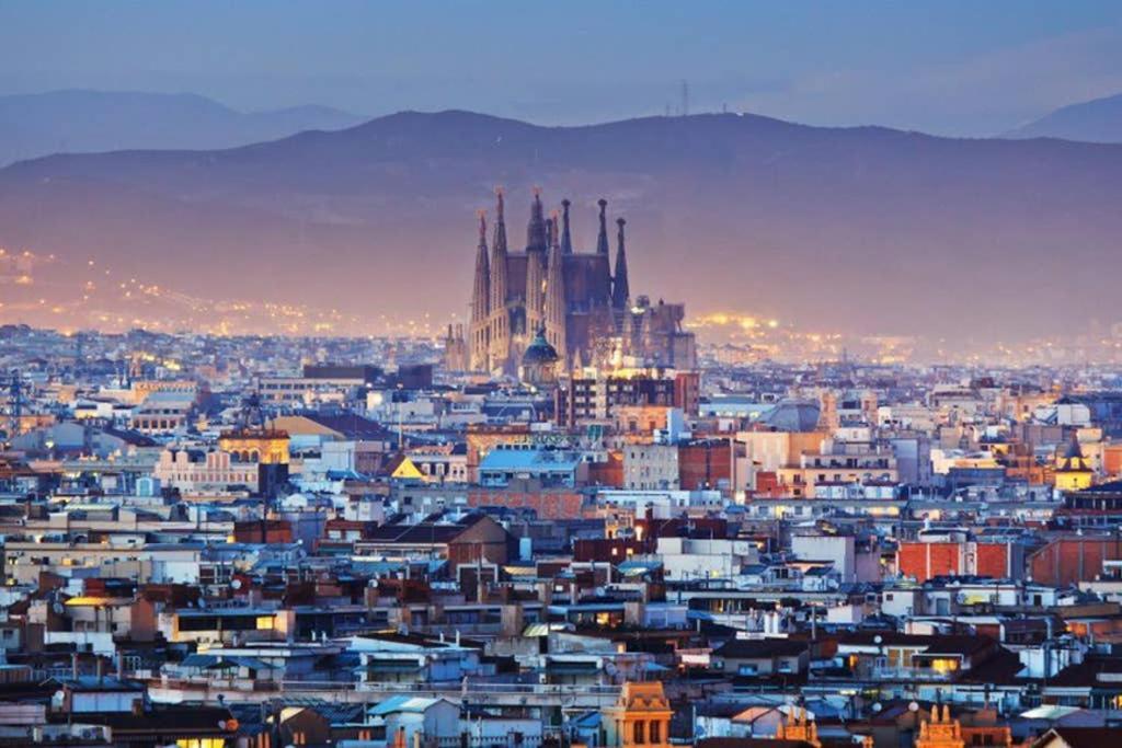 7 Pax Montserrat Ramblas Barcelona Барселона Екстериор снимка