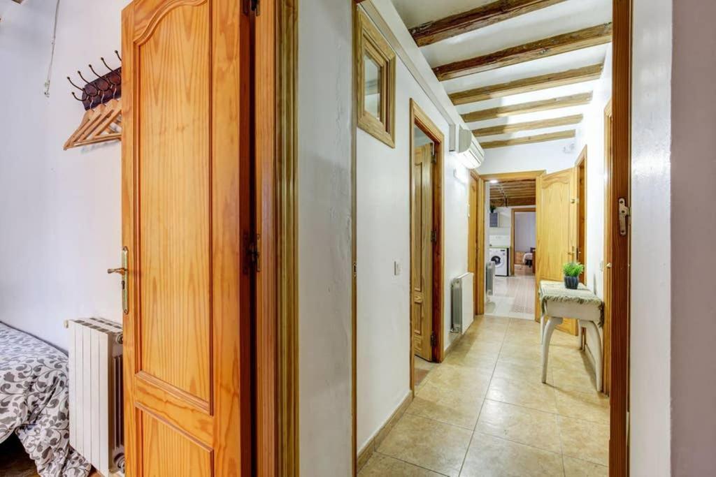7 Pax Montserrat Ramblas Barcelona Барселона Екстериор снимка